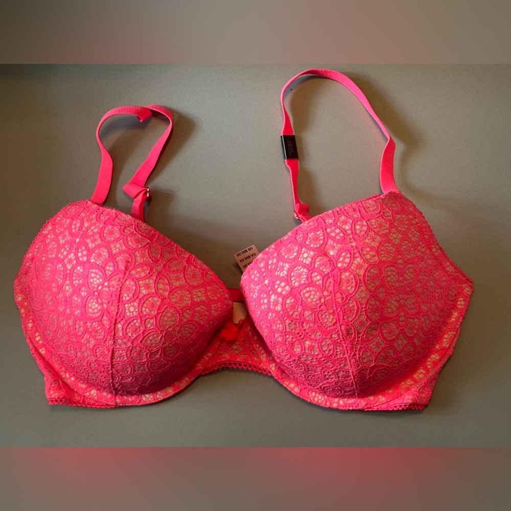 Lace Push-Up Bra in Vibrant Pink